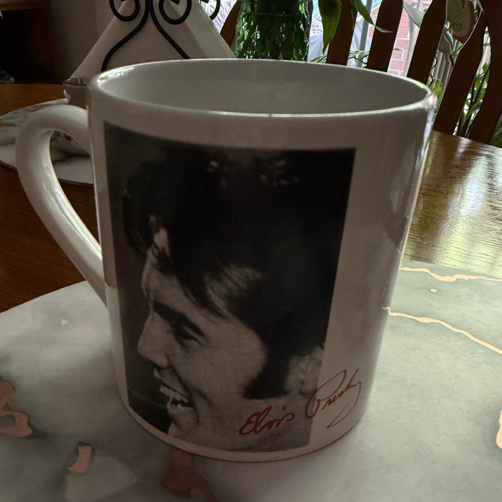 Signature Studio White Photographic Mug Dining Essential
